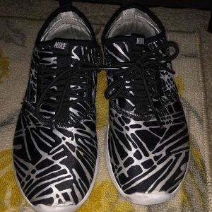 Nike Juvenate Print Shoes Casual Athletic